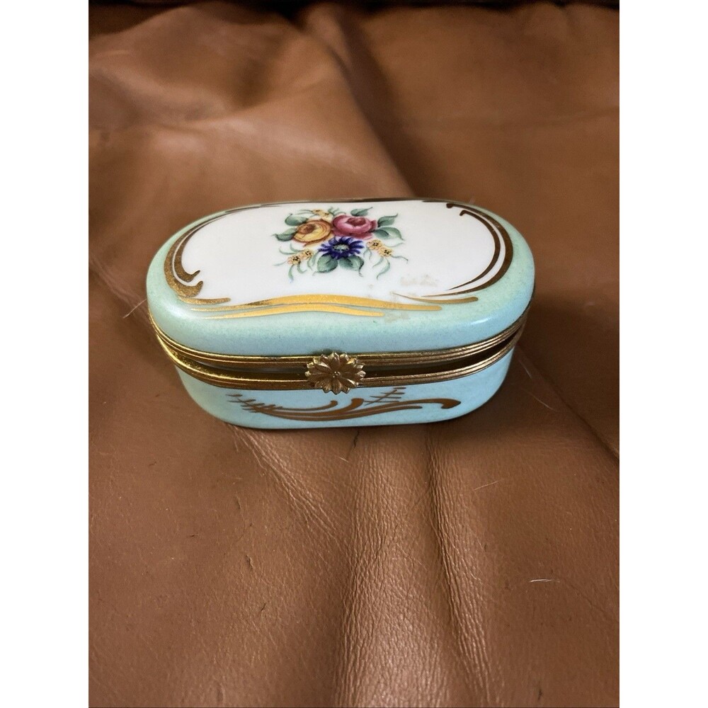 Vintage Limoges Artoria Porcelain France Oval Trinket/Pill Box
